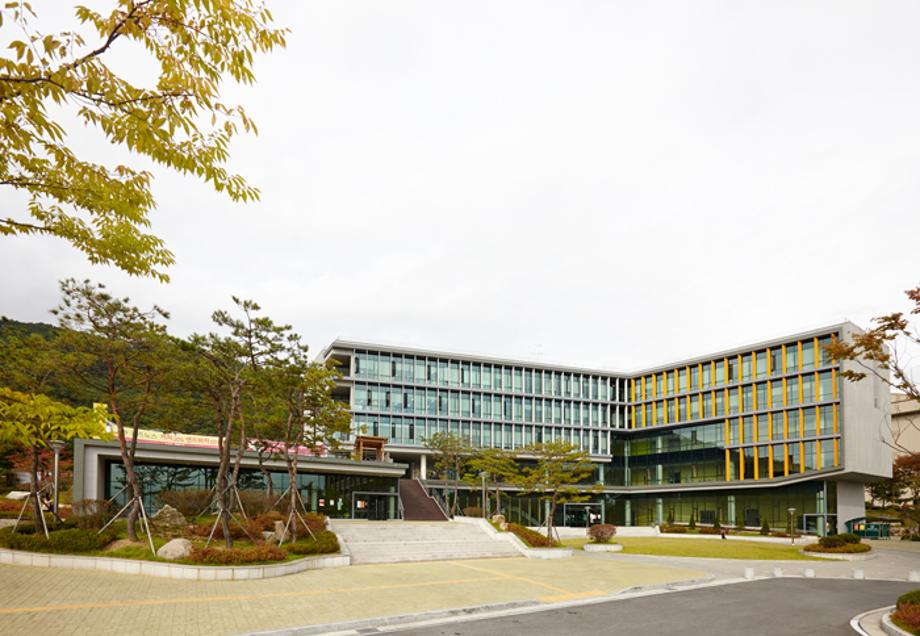 학술관 Academic Building